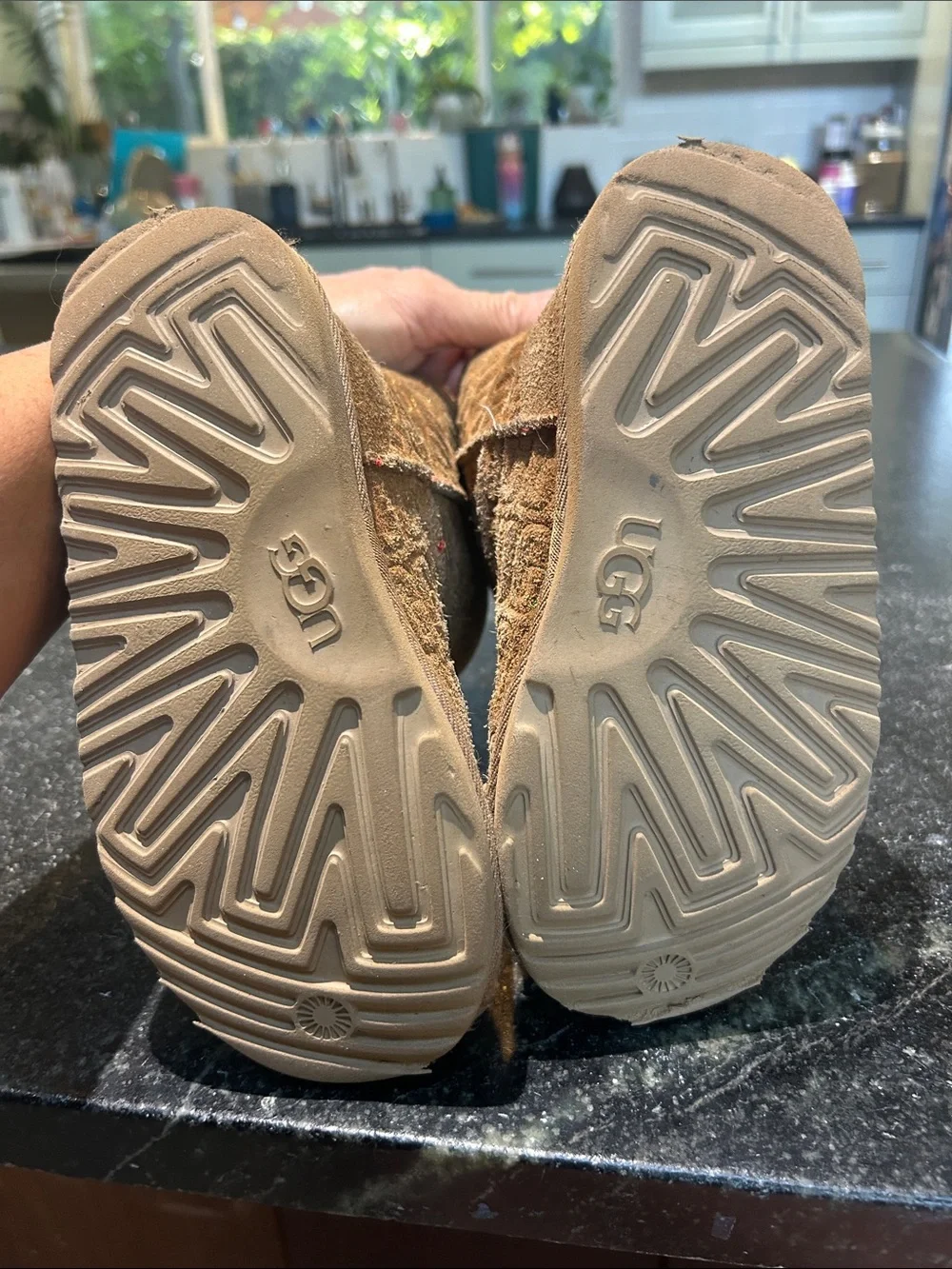 UGG children mid